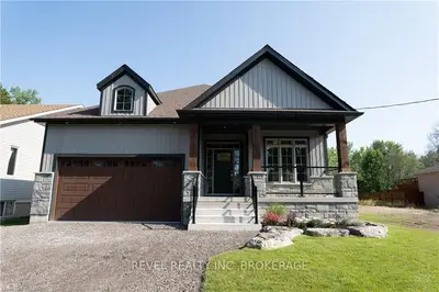838 DOMINION Road, Fort Erie, ON L2A 1H1