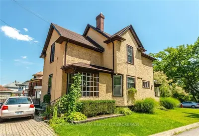 4579 Eastwood Crescent, Niagara Falls, ON L2E 1B1