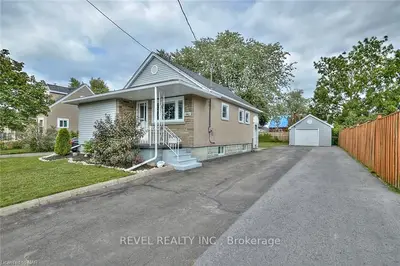 160 McAlpine Avenue S, Welland, ON L3B 1T6