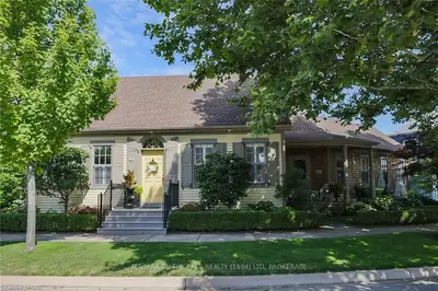 14 Elizabeth Street, Niagara-on-the-lake, On L0s 1j0