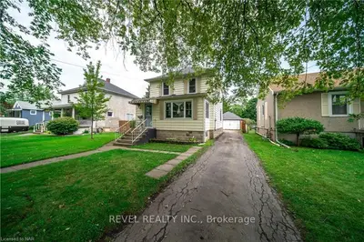 33 FOREST Avenue, Port Colborne, ON L3K 5E2