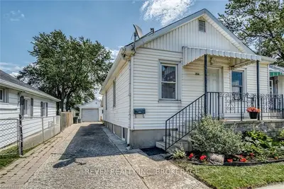 204 Louth Street, St. Catharines, ON L2S 2R6