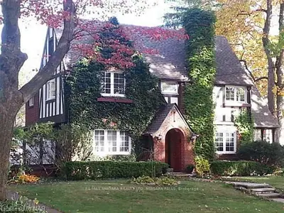 6320 PINEGROVE Avenue, Niagara Falls, ON L2G 4J3