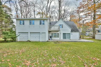 1053 EDGEMERE Lane, Fort Erie, ON L2A 1A9