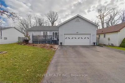 609 Oakes Drive, Fort Erie, ON L2A 6A9