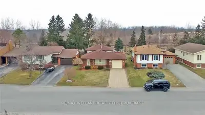 609 Clarence Street, Port Colborne, ON L3K 3H6