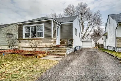 27 Achilles Avenue, Welland, ON L3B 4S3