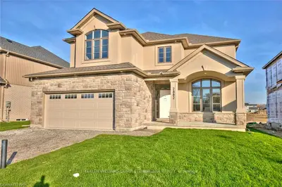 2882 ARROWSMITH Court, Fort Erie, ON L0S 1S0