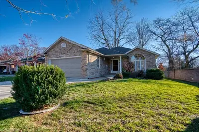 6880 IMPERIAL Court, Niagara Falls, ON L2G 7W9