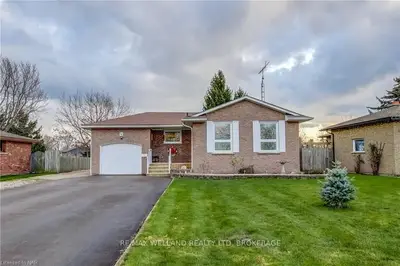 16 LENA Crescent, Port Colborne, ON L3K 2V6