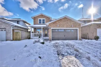 108 BRIARSDALE Crescent, Welland, ON L3C 6S2
