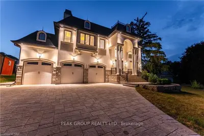 102 Tanbark Road, Niagara-on-the-Lake, ON L0S 1J1