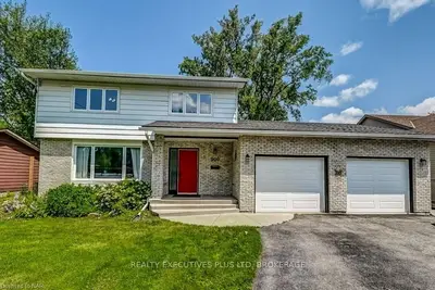 900 EDGEMERE Road, Fort Erie, ON L2A 1A8