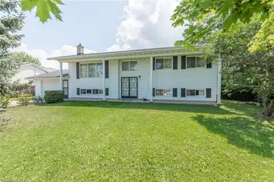 387 QUEENSTON Road, Niagara-on-the-Lake, ON L0S 1J0