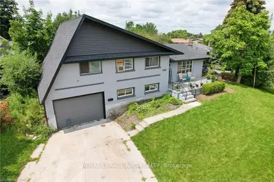 933 EAGLE Crescent, London South, ON N5Z 3H8