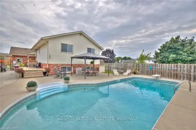 7965 PREAKNESS Street, Niagara Falls, ON L2H 2W6