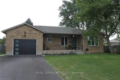 31 HICKORY Court, Welland, ON L3C 6S9