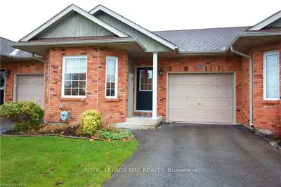 30 MAPLE Street, Port Colborne, ON L3K 6G7