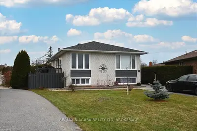 5 WOODWARD Avenue, North Bay, ON P1A 2R6