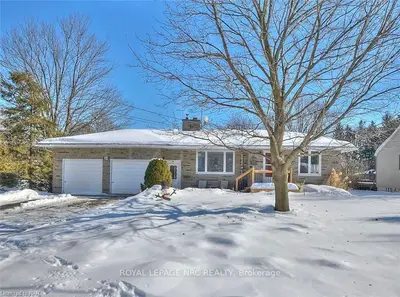 34 CRERAR Avenue, Welland, ON L3C 2Z3