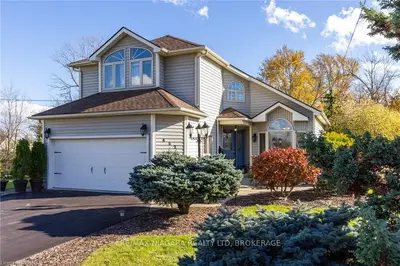 452 ALBANY Street, Fort Erie, ON L2A 1L8