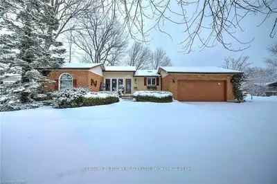 584 DAYTONA Drive, Fort Erie, ON L2A 4Z4