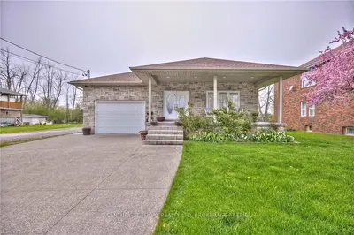 17 RUSSELL Street, Fort Erie, ON L2A 4C1