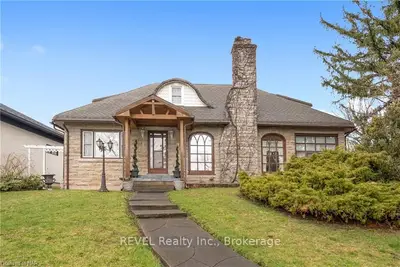 90 Lakeshore Road, Fort Erie, ON L2A 1B1