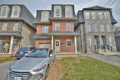 11 CHESTNUT Street E, St. Catharines, ON L2T 1G6