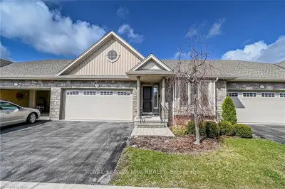 70 ELMWOOD Avenue 26, Welland, ON L3C 2E1