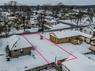 V/L ROSE Avenue, Welland, ON L3C 2X1