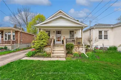 17 CHELSEA Street, St. Catharines, ON L2P 3B7