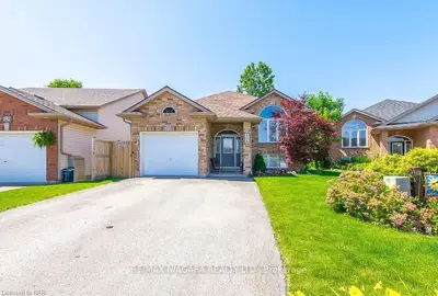 198 COURTNEY Crescent, Welland, ON L3C 7H8