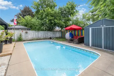 18 CHETWOOD Street, St. Catharines, ON L2S 1K1