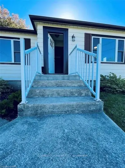 6746 BETTY Avenue, Niagara Falls, ON L2G 5W3
