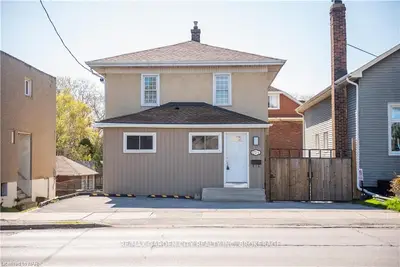 172 1/2 Niagara Street, St. Catharines, ON L2R 4L9