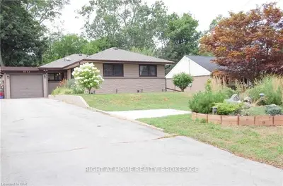 5773 BELMONT Avenue, Niagara Falls, ON L2H 1J8