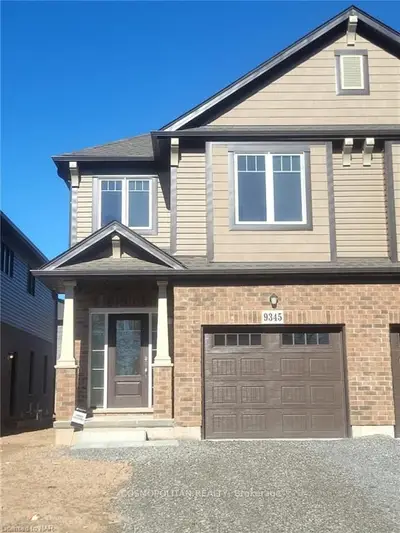 9345 White Oak Avenue, Niagara Falls, ON L2G 3R6