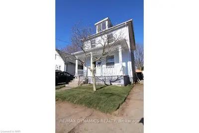 32 LOCUST Street, Welland, ON L3C 4J2