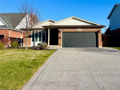 7342 NATHAN Court, Niagara Falls, ON L2G 7R6