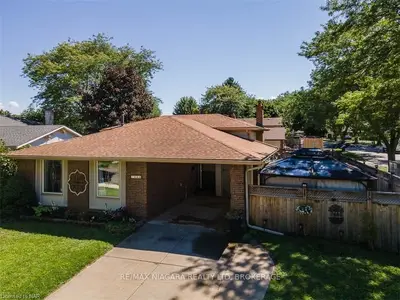 7446 WOODGATE Street, Niagara Falls, ON L2J 3Z6