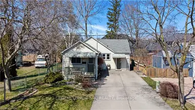 11 1/2 Watkins Street, St. Catharines, On L2m 1n3