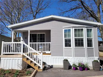 23 Four Mile Creek Road 206, Niagara-on-the-lake, On L0s 1j1