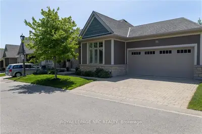 23 CRIMSON Drive, Niagara-on-the-Lake, ON L0S 1P0