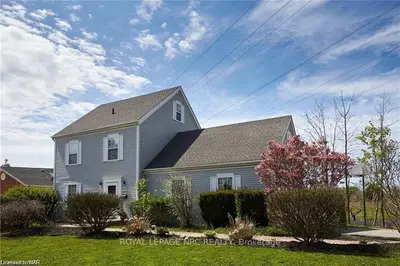 2589 Portage Road, Niagara Falls, On L2j 4j9