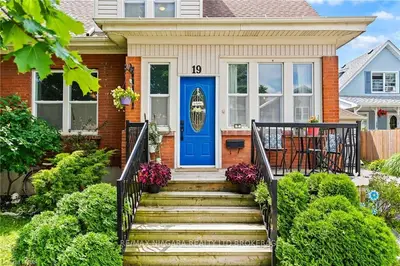 19 Oakland Avenue, Welland, On L3c 2b8