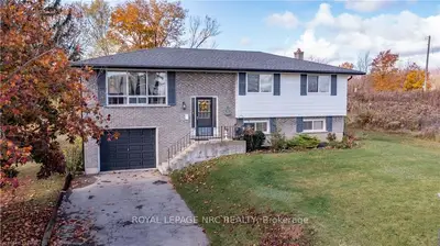 17 OXFORD Boulevard, Port Colborne, ON L3K 5C8