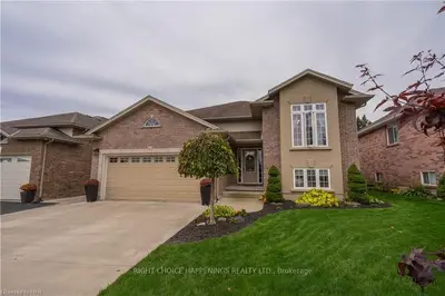 30 Hillcrest Road, Port Colborne, On L3k 6b4