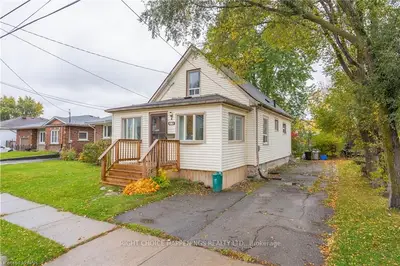 38 Clifford Avenue, Welland, On L3c 2g1