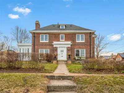 28 Catharine Street, Port Colborne, On L3k 4j7
